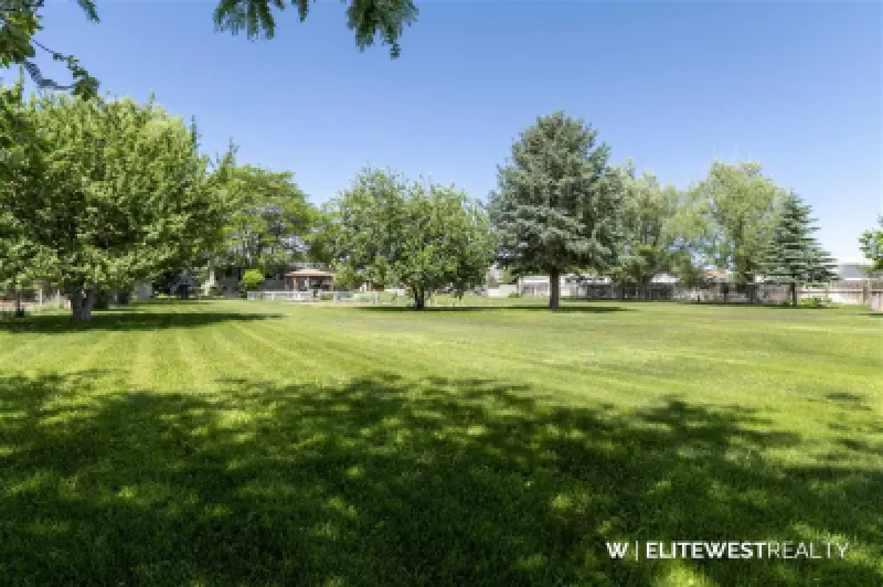 807 Road 8 1/2 Powell #100