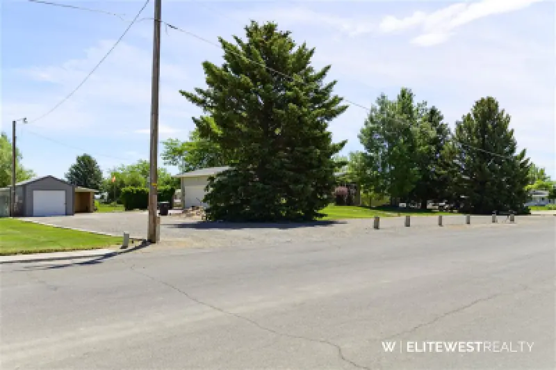 807 Road 8 1/2 Powell #102