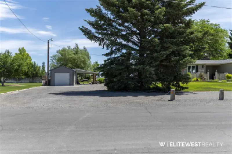 807 Road 8 1/2 Powell #103