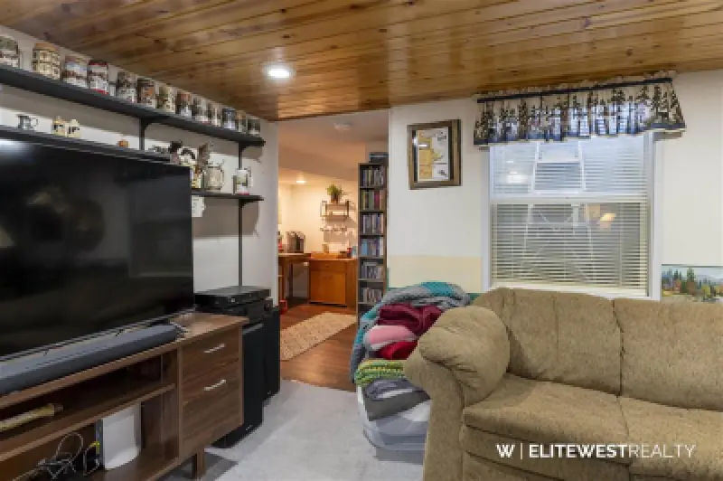 807 Road 8 1/2 Powell #44