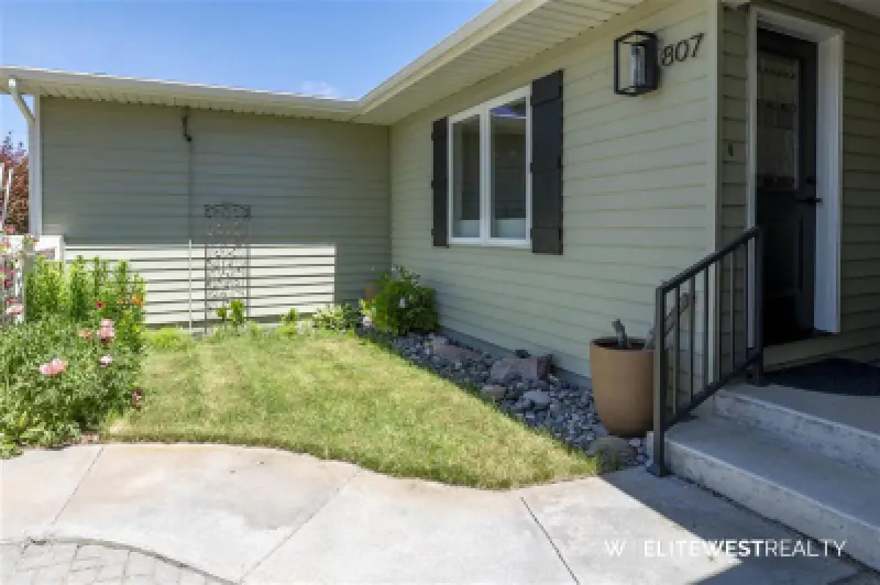 807 Road 8 1/2 Powell #64