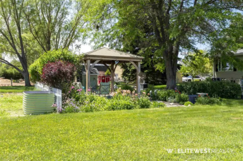 807 Road 8 1/2 Powell #70