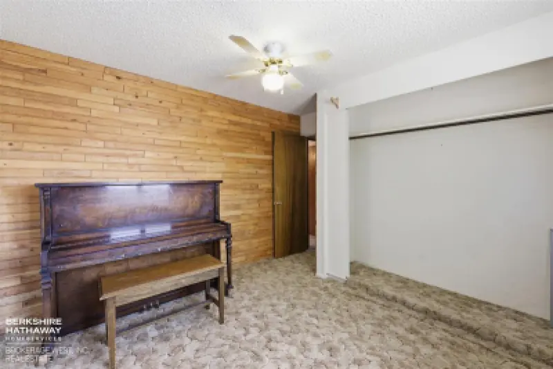 121 Buena Vista Ave Cody #11