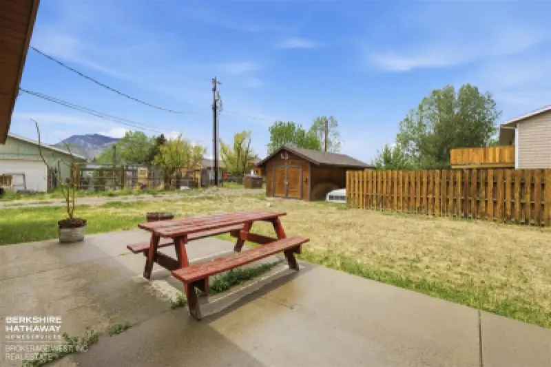 121 Buena Vista Ave Cody #17