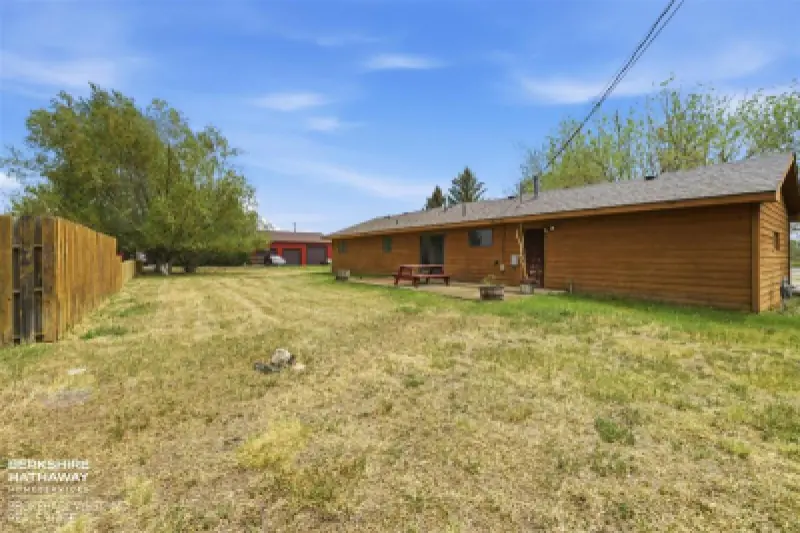 121 Buena Vista Ave Cody #19