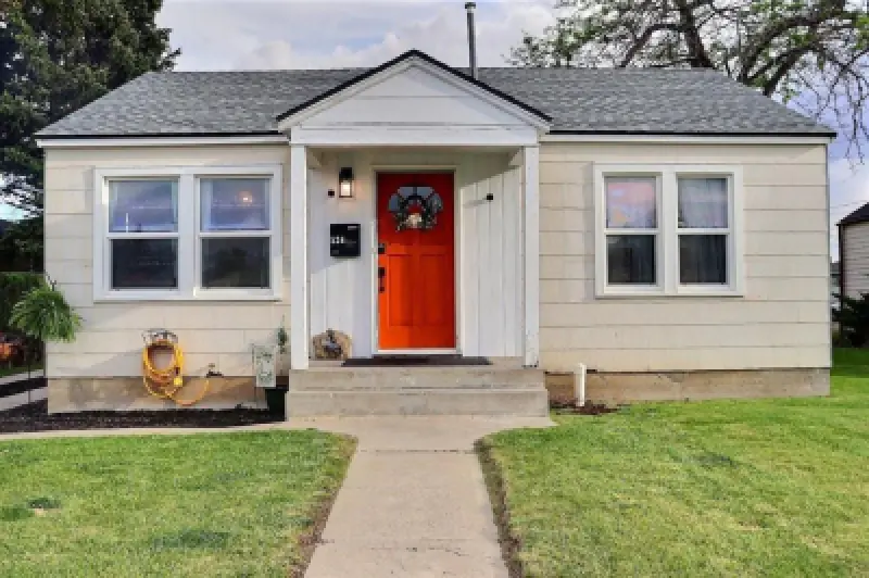 524 Avenue F Powell #1
