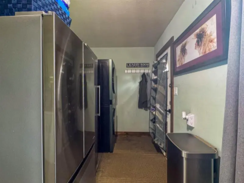 524 Avenue F Powell #10