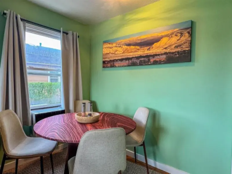 524 Avenue F Powell #8