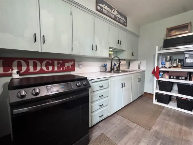 524 Avenue F Powell #9