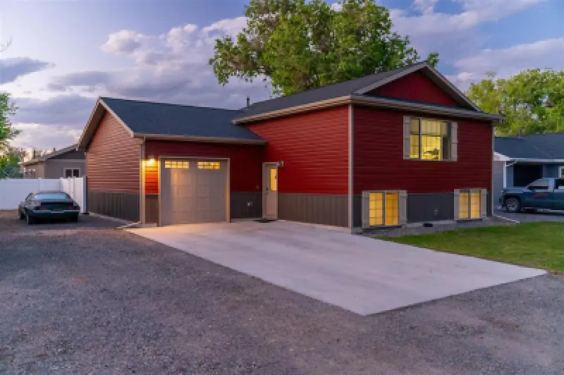 2607 West Ave Cody #1