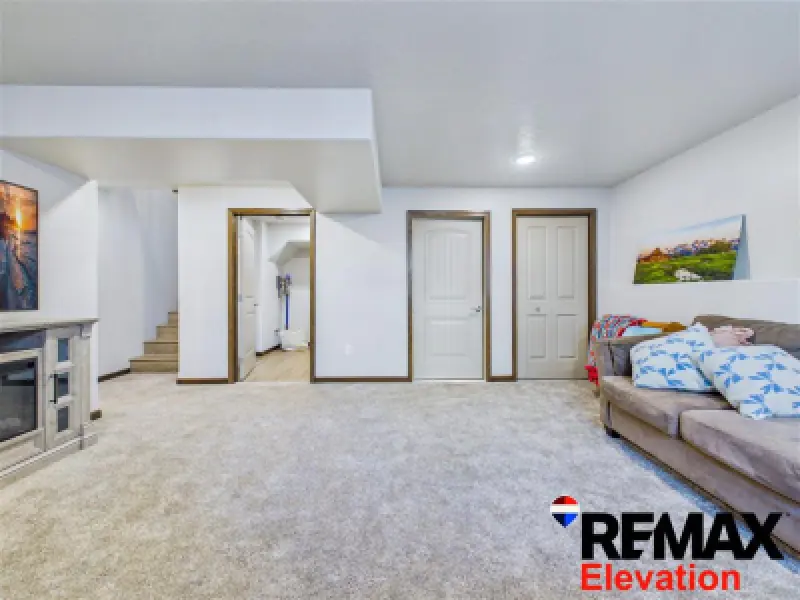 2607 West Ave Cody #36