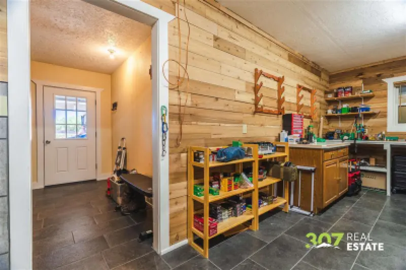 5570 Greybull Hwy Cody #77