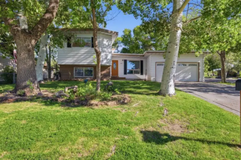 1202 Birch Ln Cody #1