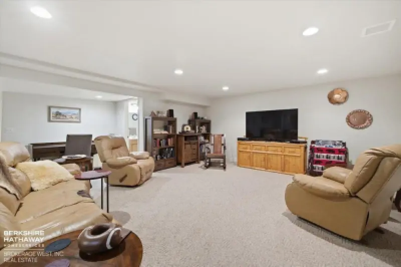 2314 Madison Ave Cody #11