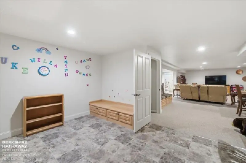 2314 Madison Ave Cody #19