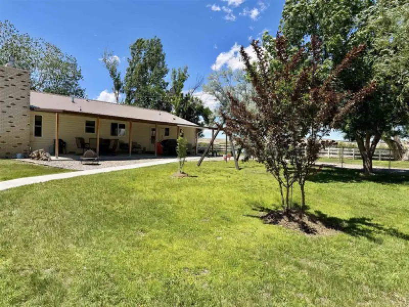 1100 Lane 15 Worland #16