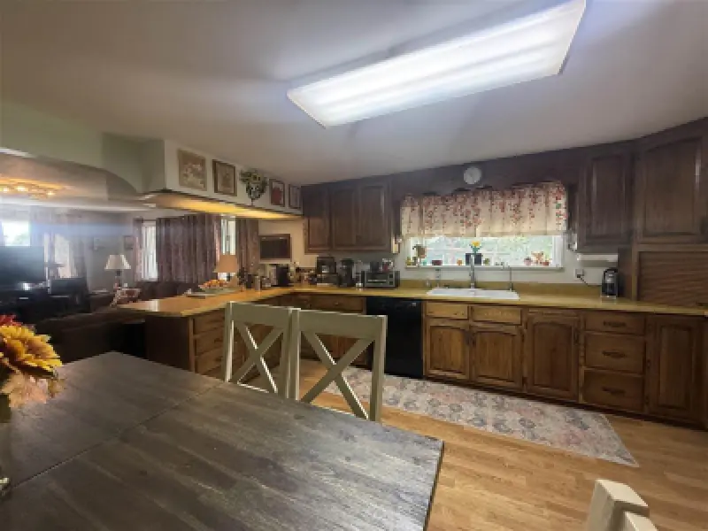 202 Division St Cowley #11
