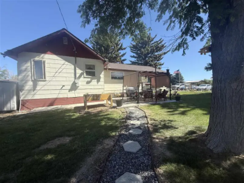 202 Division St Cowley #32