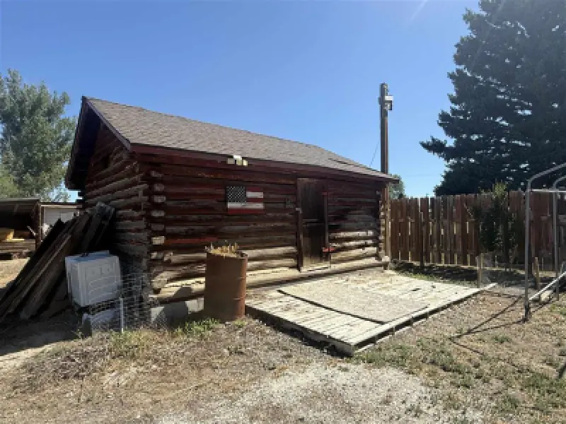 202 Division St Cowley #38