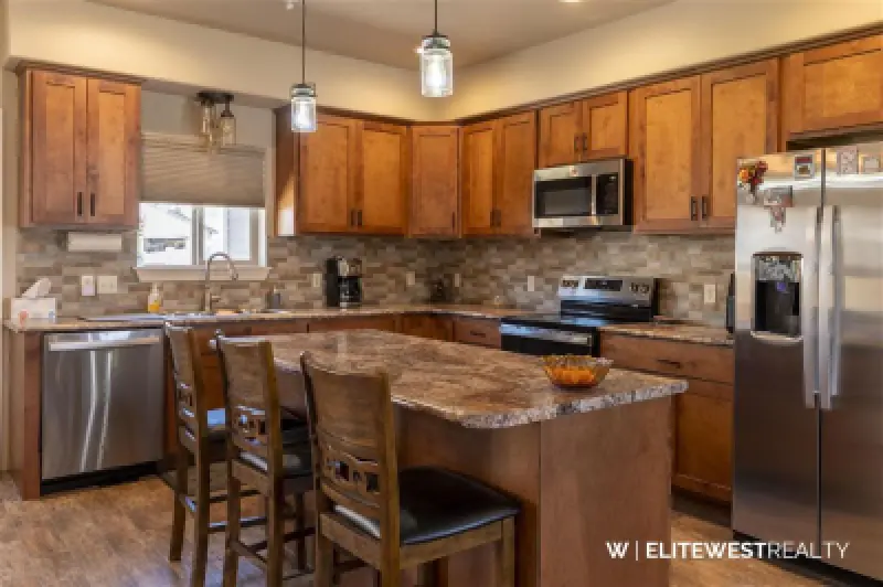 655 Avenue C Powell #50