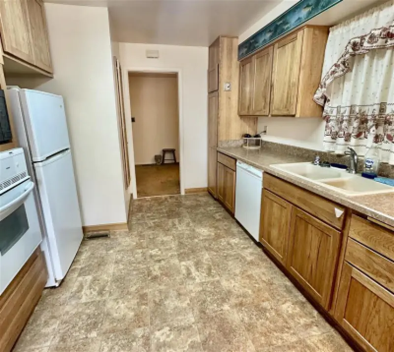 729 12th St Worland #13