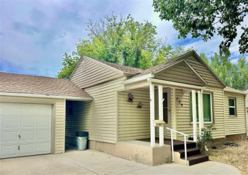 729 12th St Worland #2