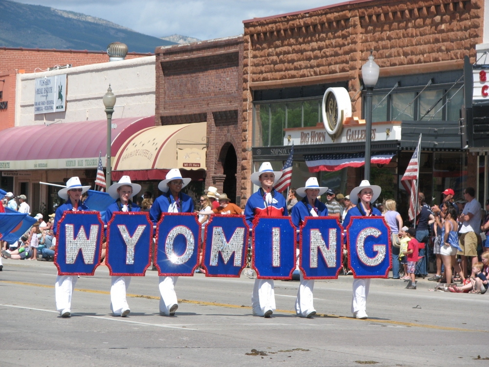parade in cody, moving to wyoming, canyon real estate