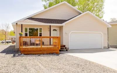 Exterior of 1014 Glade Ct Cody