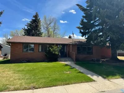 Exterior of 1220 Meadow Ln Ave Cody