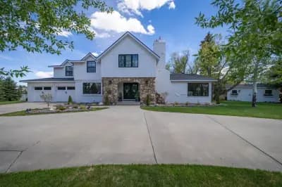 Exterior of 502 Skyline Dr Cody