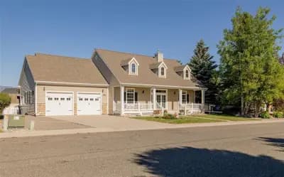 Exterior of 813 35th St Cody