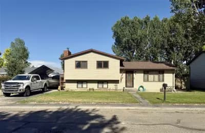 Exterior of 1808 Crest Way Worland