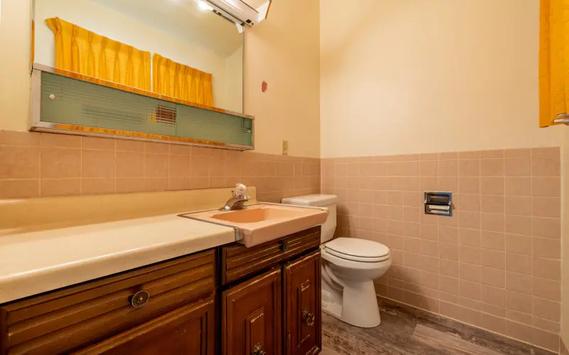 LOVELL WYOMING HOME ON TWO LOTS #13