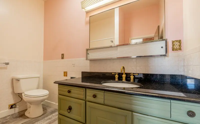 LOVELL WYOMING HOME ON TWO LOTS #17