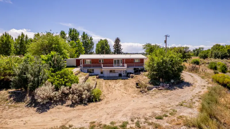 LOVELL WYOMING HOME ON TWO LOTS #38