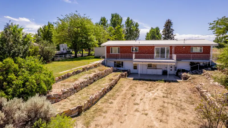 LOVELL WYOMING HOME ON TWO LOTS #39