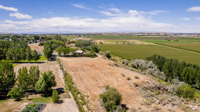 LOVELL WYOMING HOME ON TWO LOTS #48