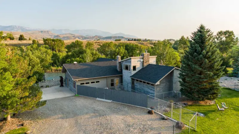 CODY WYOMING RIVERFRONT PROPERTY #82