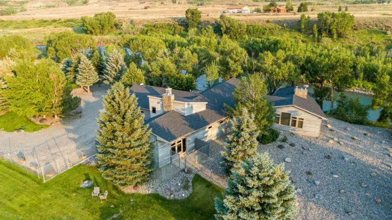 CODY WYOMING RIVERFRONT PROPERTY #83