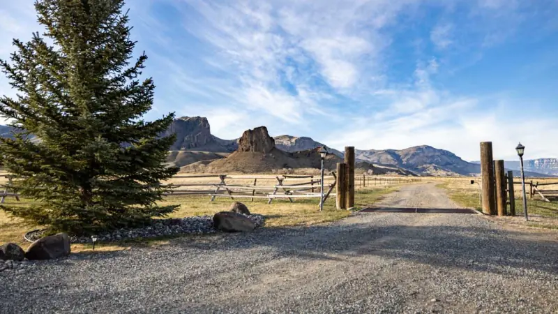 CODY WYOMING RIVERFRONT PROPERTY #90