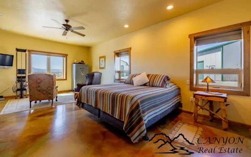 CLARK WYOMING HOME WITH CREEK FRONTAGE #16