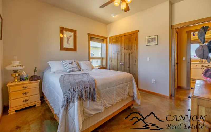 CLARK WYOMING HOME WITH CREEK FRONTAGE #25