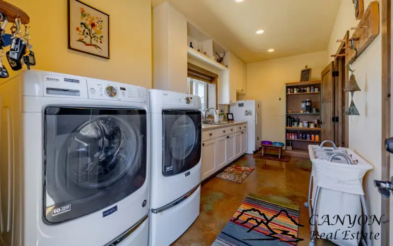 CLARK WYOMING HOME WITH CREEK FRONTAGE #31