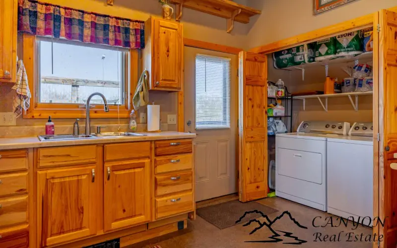 CLARK WYOMING HOME WITH CREEK FRONTAGE #41