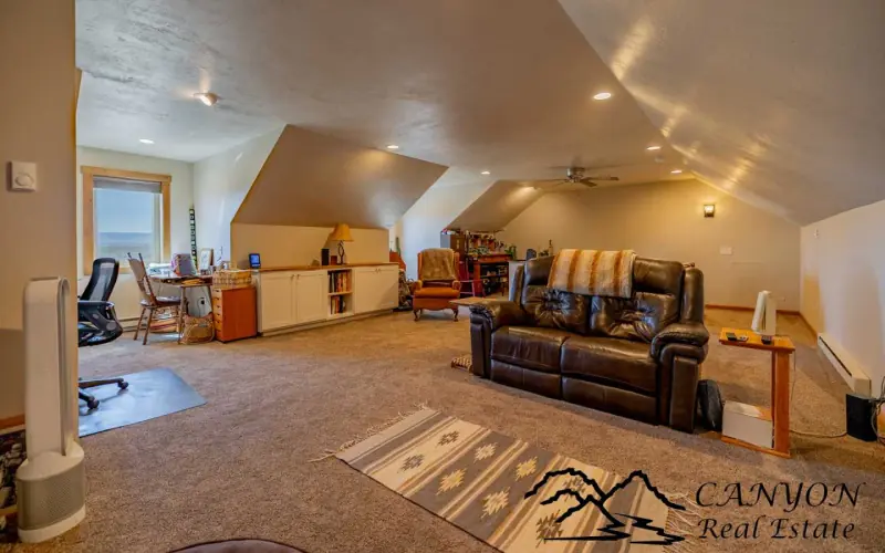 CLARK WYOMING HOME WITH CREEK FRONTAGE #33