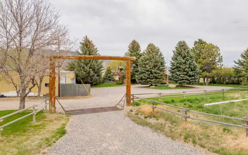 CODY WYOMING HOME ON 26 ACRES #95