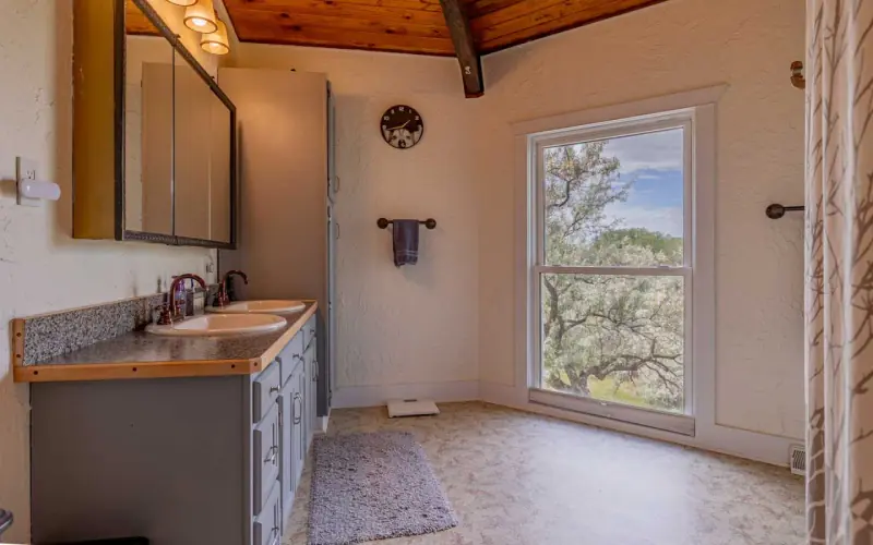 BASIN WYOMING HOME WITH  CREEK #26