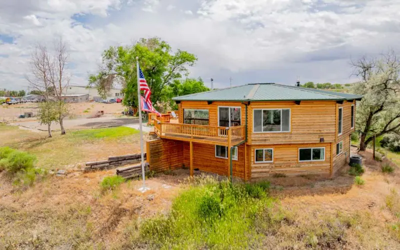 BASIN WYOMING HOME WITH  CREEK #43