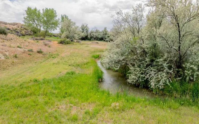BASIN WYOMING HOME WITH  CREEK #56