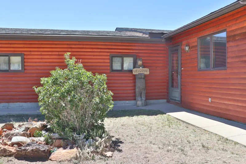 CODY WYOMING LOG HOME NEXT TO BLM #31